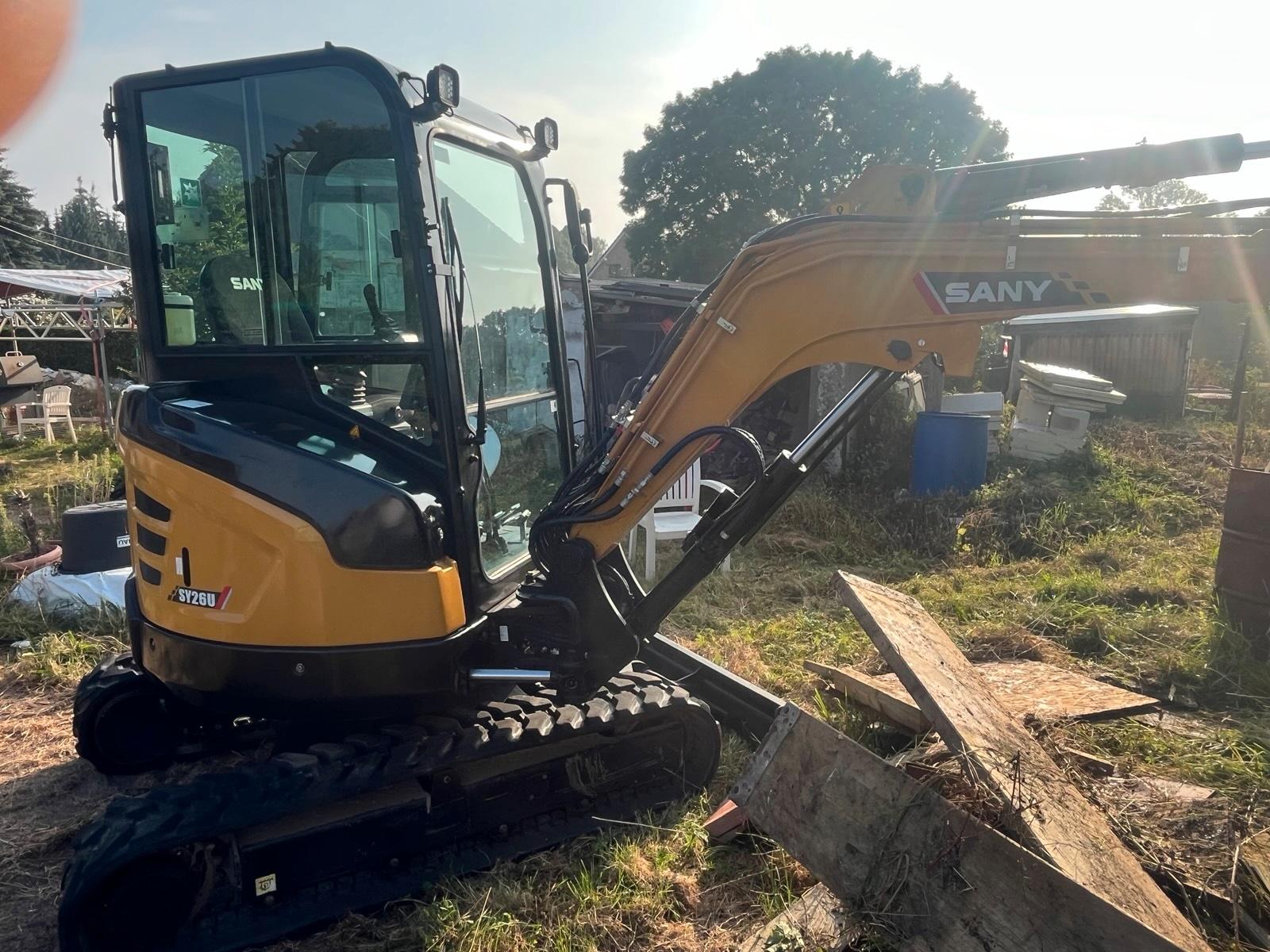 Mini Compact Bagger 2,7 T zu vermieten