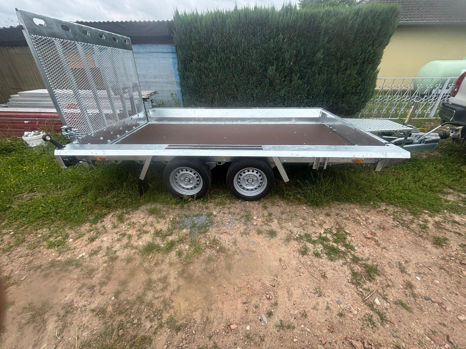 Baumaschinenanhänger 3,5 t mieten | 2.820 kg Nutzlast | 360 × 180